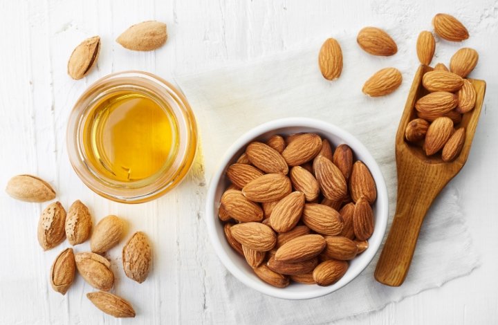 Prunus dulcis oil Prunus dulcis oil